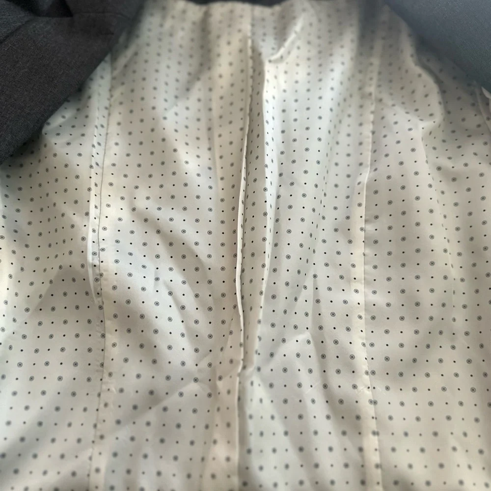 H&M Gray One Button Two Pocket Blazer Size 8 - Picture 7 of 7